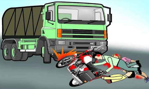 பைக் மீது லாரி மோதி 2 பேர் சாவு