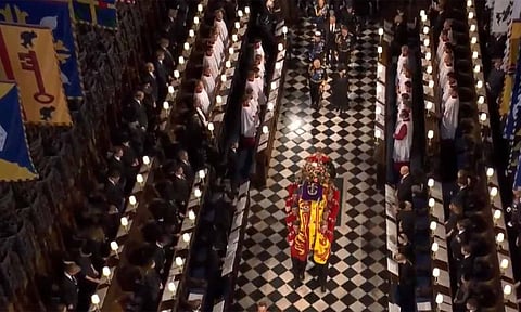 பிரியாவிடை கொடுத்த மக்கள்... இங்கிலாந்து ராணி எலிசபெத் உடல் நல்லடக்கம் செய்யப்பட்டது