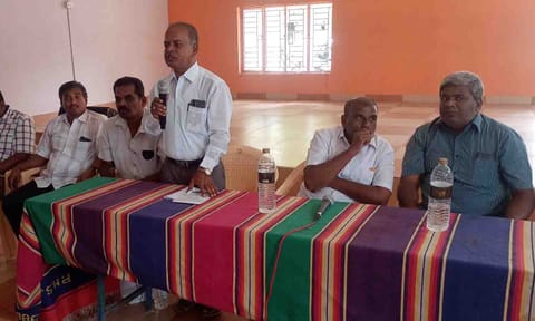 &nbsp;விசைத்தறியாளர்கள் சங்கத்தின் பொது உறுப்பினர் கூட்டம் நடைபெற்ற காட்சி.
