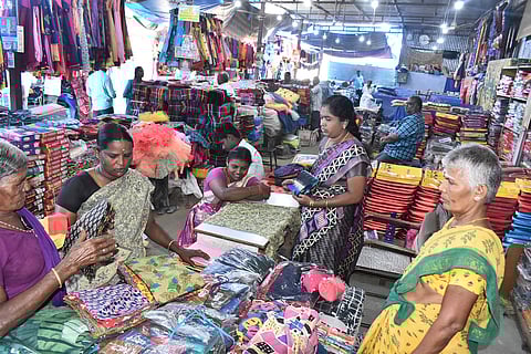 ஜவுளி சந்தையில் மொத்த வியாபாரம் விறுவிறுப்பு