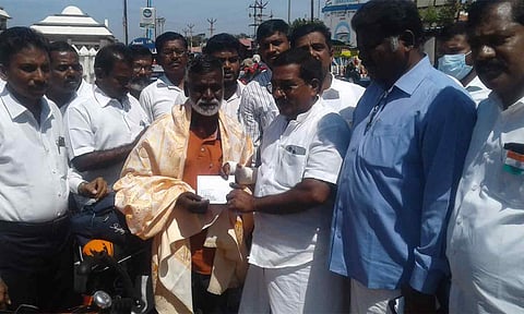 கன்னியாகுமரி முதல் காஷ்மீர் வரை விழிப்புணர்வு சைக்கிள் பயணம்... வெற்றிகரமாக நிறைவு செய்த மாற்றுத்திறனாளி