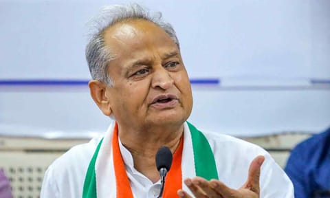 தொண்டர்கள் சொன்னால் காங்கிரஸ் தலைவர் தேர்தலில் போட்டி: அசோக் கெலாட் அறிவிப்பு