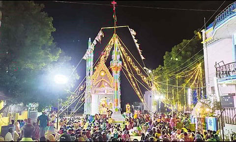 புனித மிக்கேல் அதிதூதர் ஆலய திருவிழா கொடியேற்றம்