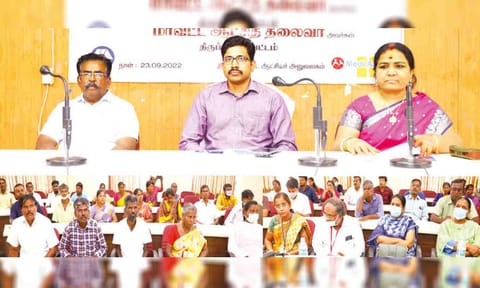நிகழ்ச்சியில் கலெக்டர் வினீத் பேசிய காட்சி.&nbsp;