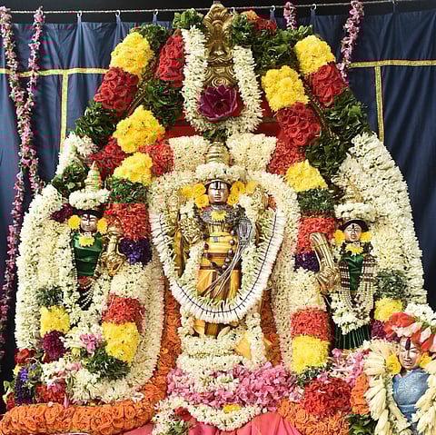 பெருமாள் கோவில்களில் பக்தர்கள் குவிந்தனர்