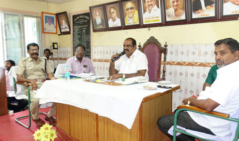 குடியாத்தம் ஊராட்சி ஒன்றிய குழு கூட்டம் நடைபெற்றது.