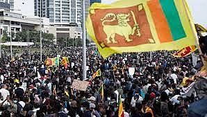 இலங்கையில் மீண்டும் போராட்டம் வெடித்தது- கண்ணீர் புகை குண்டு வீச்சு