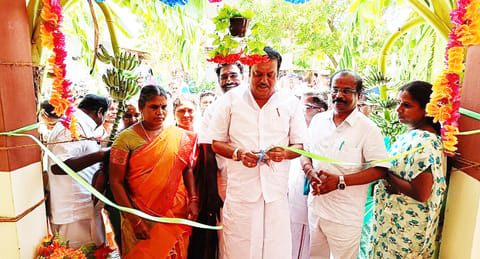 ரூ.2 லட்சம் மதிப்பில் புதிய நூலகம்