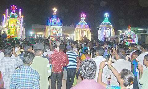 புனித வியாகுல அன்னை ஆலய தேர்பவனி நடந்தது.