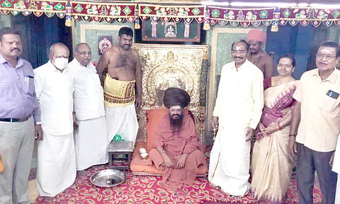 தருமபுர ஆதீனத்திடம் ஆசிபெற்ற இஸ்ரோ முன்னாள் தலைவர் சிவன்.