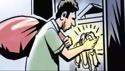 கோவில் பூசாரி வீட்டில் நகை -பணம் கொள்ளை