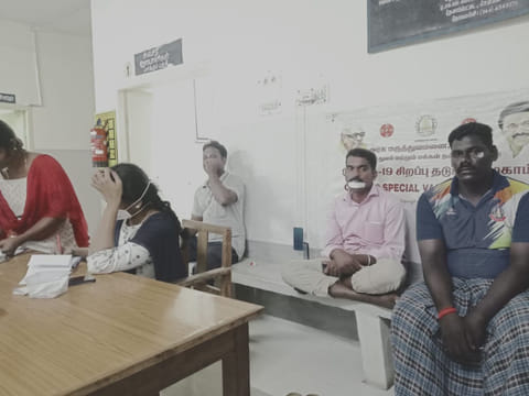 பாதுகாப்பு பணிக்குச் சென்ற போலீஸ் வாகனம் விபத்து