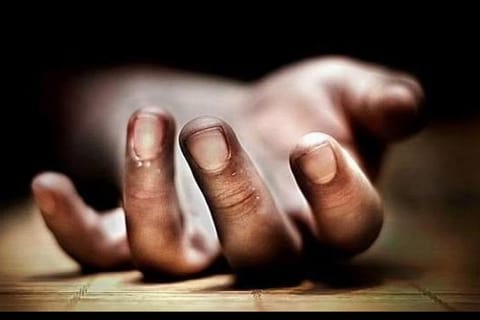 மோட்டார் சைக்கிள் மோதி மூதாட்டி சாவு