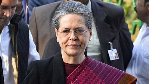 அசோக் கெலாட் மீது சோனியா காந்தி கடும் அதிருப்தி- ராஜஸ்தான் பிரச்சினைக்கு தீர்வு காண இன்றும் ஆலோசனை