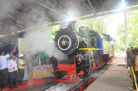 ஊட்டி மலை அதிவேக டீசல் என்ஜின் ஓட்டம்