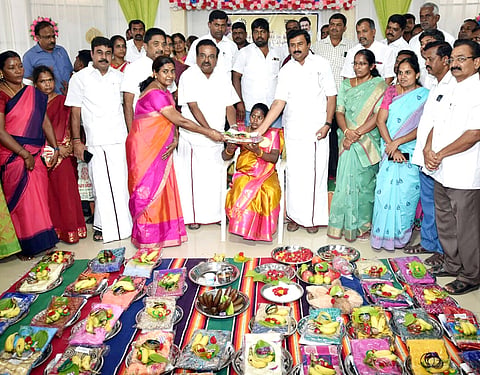 62 கர்ப்பிணி பெண்களுக்கு சமுதாய வளைகாப்பு