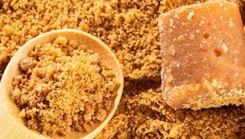 ஆயுதபூைஜயை முன்னிட்டு சேலத்தில் வெல்லம் விற்பனை அதிகரிப்பு