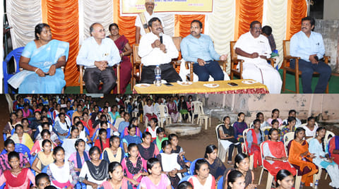 சிவகங்கை ஆதி திராவிடர் நல விடுதியில் மாணவிகளுடன் மதுவிலக்கு மற்றும் ஆயத்தீர்வுத்துறை ஆணையர்  மதிவாணன் கலந்துரையாடினார். 
