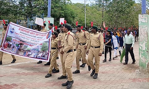 என்.சி.சி. மாணவர்கள் விழிப்புணர்வு பேரணி