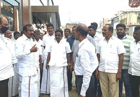 ஒருங்கிணைந்த  ஜவுளி வளாக பணிகளை அமைச்சர் முத்துசாமி பார்வையிட்டு ஆய்வு