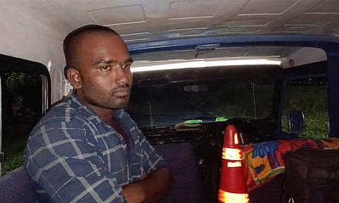 கைது செய்யப்பட்ட விஜய்.