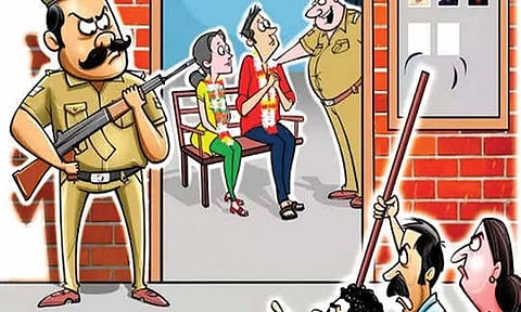 திருமணமான ஒரே மாதத்தில் காதலனுடன் ஓட்டம் பிடித்த இளம்பெண்