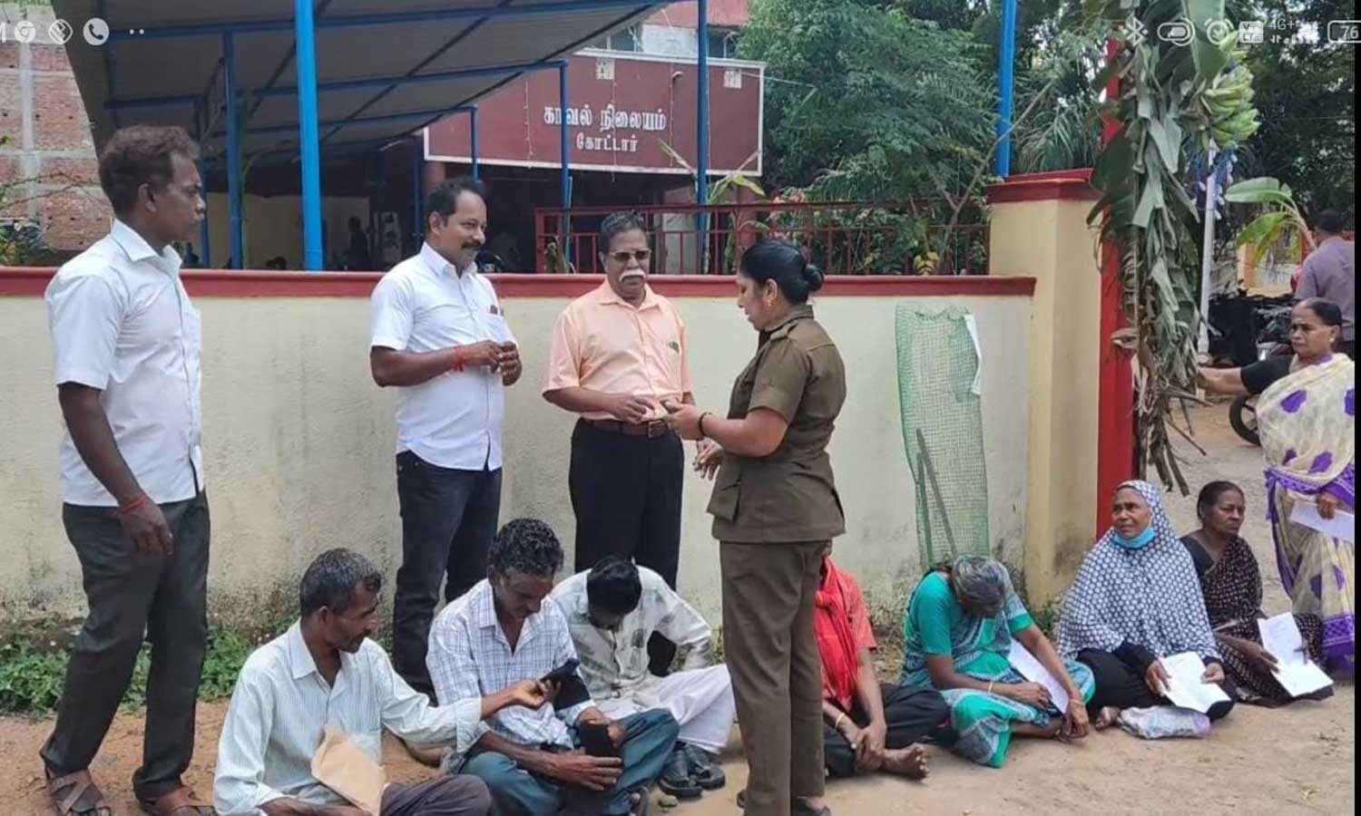 கோட்டாரில் இன்று போலீஸ் நிலையத்தை முற்றுகையிட்டு துப்புரவு பணியாளர்கள் போராட்டம்