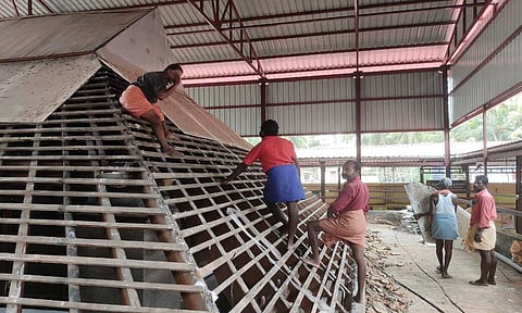 மண்டைக்காடு பகவதி அம்மன் கோவிலில் திருப்பணி வேலைகள் தொடங்கியபோது எடுத்த படம்