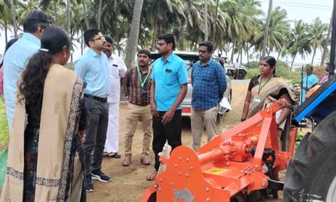 கலெக்டர் வினீத் ஆய்வு மேற்கொண்ட காட்சி.