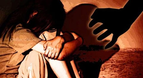 சிறுமிகள் பாலியல் பலாத்காரம்