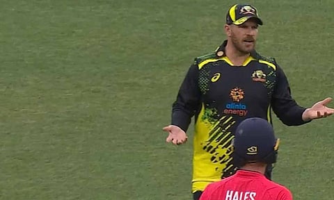 நடுவரை ஆபாசமாக திட்டிய ஆரோன் பிஞ்ச்- ஐசிசி கண்டனம்