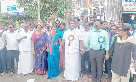 மத்தூர் பேருந்து நிலையத்தில் சமூக மத நல்லிணக்க மனித சங்கிலி அறப்போராட்டம்