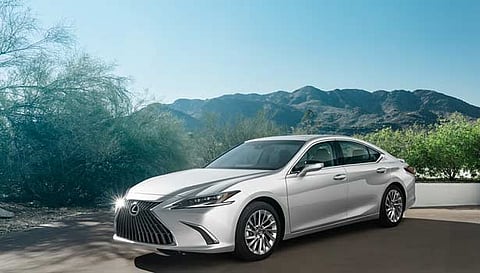 புது அம்சங்களுடன் அறிமுகமான லெக்சஸ் ES300h