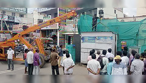 ஆக்கிரமிப்புகள் அகற்றப்பட்ட காட்சி.