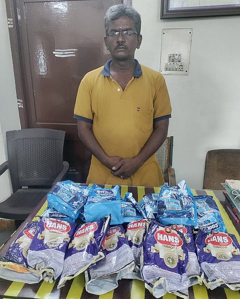 தடை செய்யப்பட்ட போதை பொருட்கள் விற்ற 3 பேர் கைது
