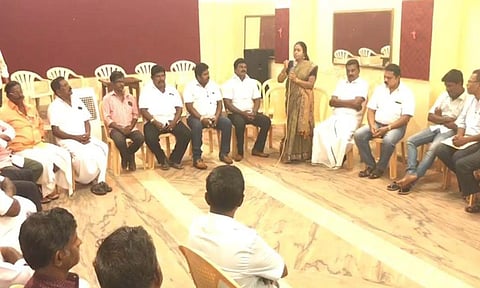 ஆலோசனை கூட்டம் நடைபெற்றபோது எடுத்தபடம்.