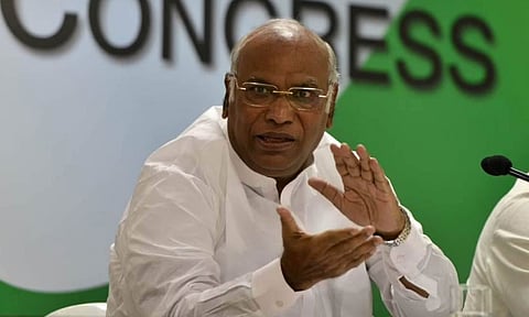 காங்கிரசை தலைமை ஏற்கத் தயாரான மூத்த தலைவர்.. யார் இந்த மல்லிகார்ஜூன கார்கே?