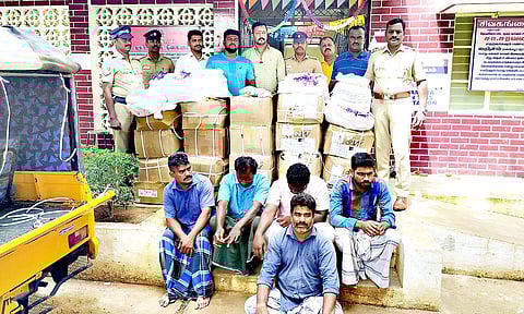தேவகோட்டையில் ரூ.50 லட்சம் குட்கா, புகையிலை பொருட்கள் பறிமுதல்-  5 பேர் கைது