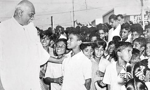 Kamarajar's Educational Revolution: காமராஜர் செய்த கல்விப்புரட்சி- முனைவர் கவிஞர் இரவிபாரதி