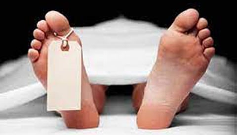 சொத்து தகராறில் வாலிபர் வெட்டிக்கொலை