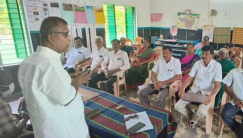 தமிழ்நாடு தொடக்கப்பள்ளி ஆசிரியர் மன்ற கூட்டம் நடந்த போது எடுத்த படம்.