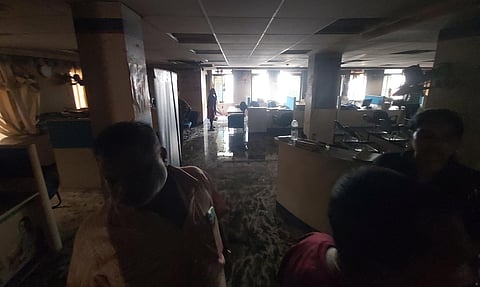 சவுகார்பேட்டையில் வங்கியில் தீ விபத்து - ஆவணங்கள் எரிந்து சேதம்