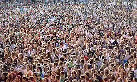 மதுரை ஜவுளிக்கடைகளில் அலைமோதிய கூட்டம்