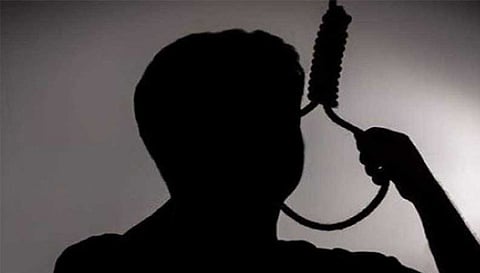 வேலை கிடைக்காததால் வேதனை சேலம் லாட்ஜில் வாலிபர் தூக்குப் போட்டு தற்கொலை