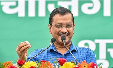 பொருளாதாரம் மேம்பட ரூபாய் நோட்டுகளில் லட்சுமி, விநாயகர் படம்... கெஜ்ரிவால் வேண்டுகோள்