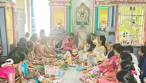 வரலட்சுமி விரதம் நடந்தது.