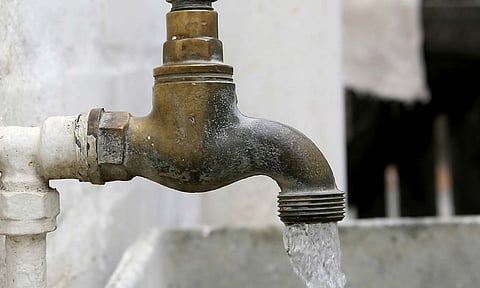 கடல்நீரை குடிநீராக்கும் நிலையத்தில் பராமரிப்பு பணி- தென்சென்னையில் நாளை குடிநீர் வினியோகம் நிறுத்தம்