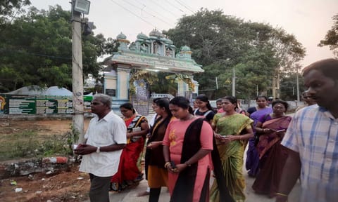 முருகன்குன்றத்தில் கந்த கிரிவலம் நடந்தபோது எடுத்த படம்&nbsp;