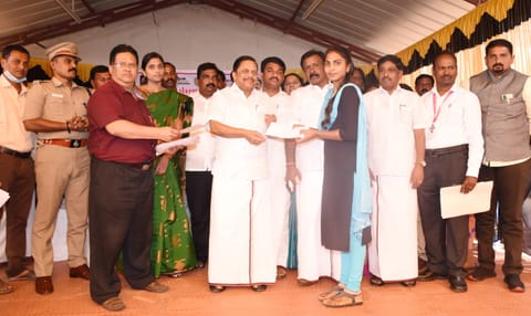 கூடலூர் அரசுக்கலை கல்லூரியில் மகளிர் திட்டம் இளைஞர்கள் திறன் திருவிழா