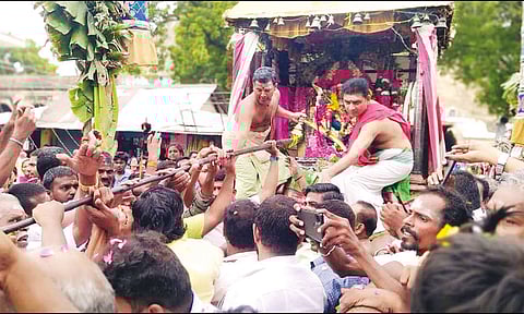 தாரகாசூரன்வதம் நடந்தபோது எடுத்த படம்.